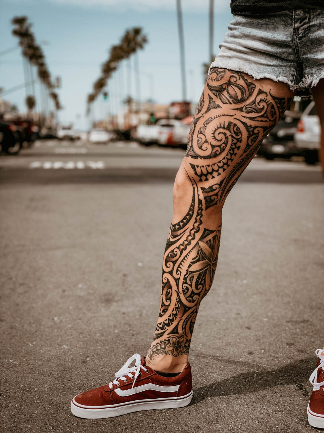 Hawaiian tattoo woman hi-res stock photography and images - Alamy